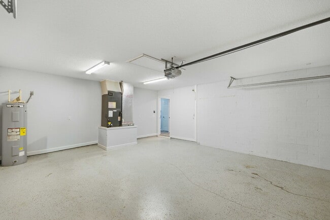 Building Photo - 3BR Summerfield Rental | Granite Kitchen | Covered Porch | $1,800 | Available Now