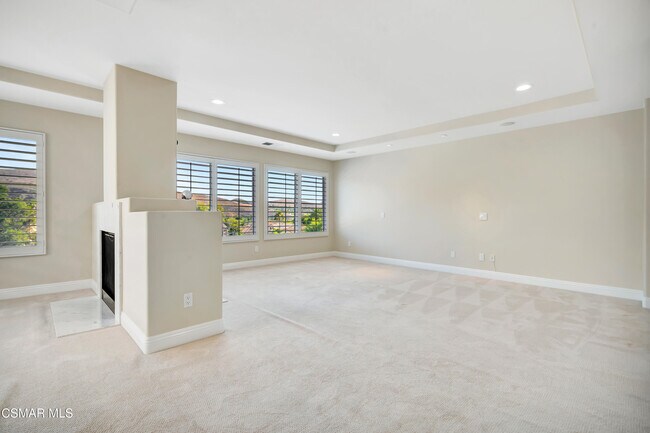 Building Photo - 3044 Ferncrest Pl