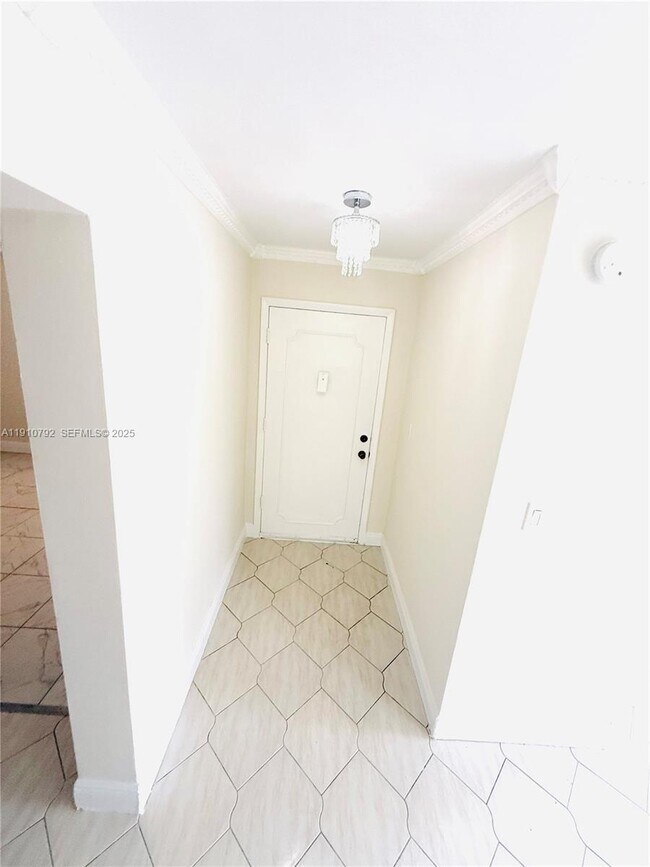 Building Photo - 1540 NE 191st St