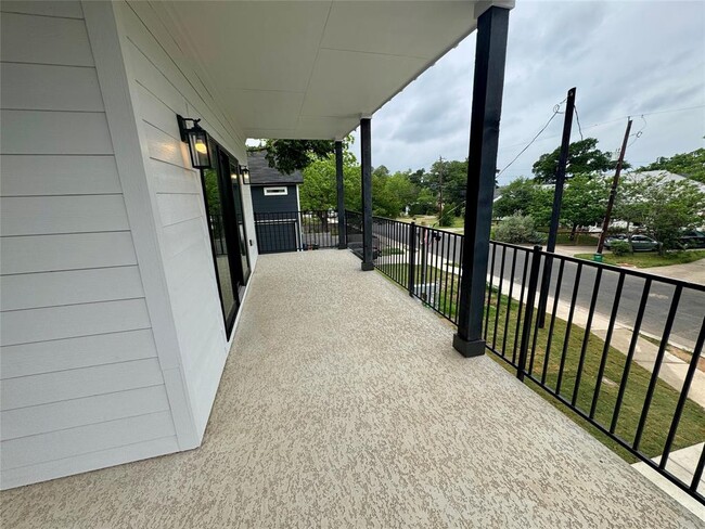 Building Photo - 5907 Coventry Ln
