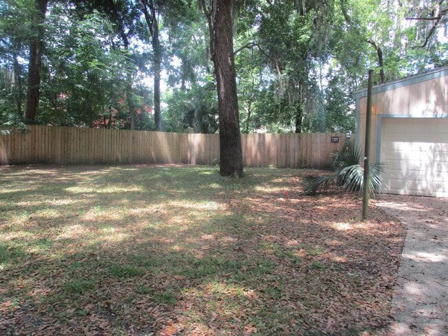 Building Photo - 3BR/2BA Home with Bonus/Game Room in Quiet Residential Neighborhood