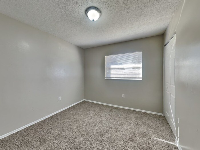 Building Photo - 2230 Rohr Dr