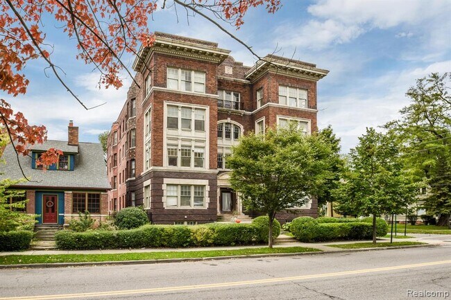 Building Photo - 1121 Van Dyke St