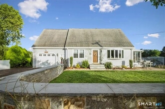 Building Photo - 35 Knapps Hwy