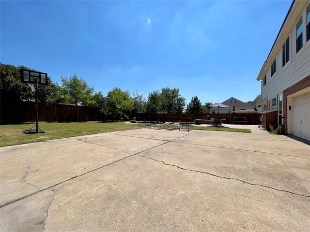 Building Photo - 8117 Sunscape Ln S