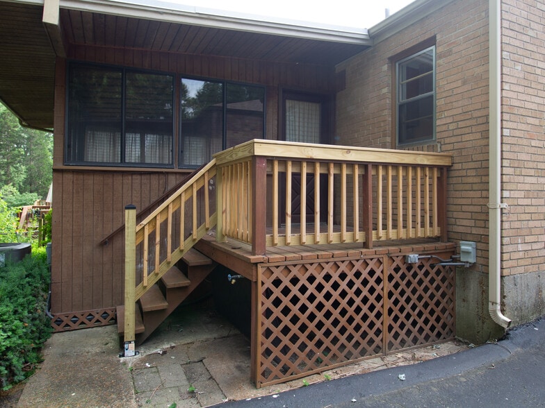 Building Photo - 340 Calvert Ave