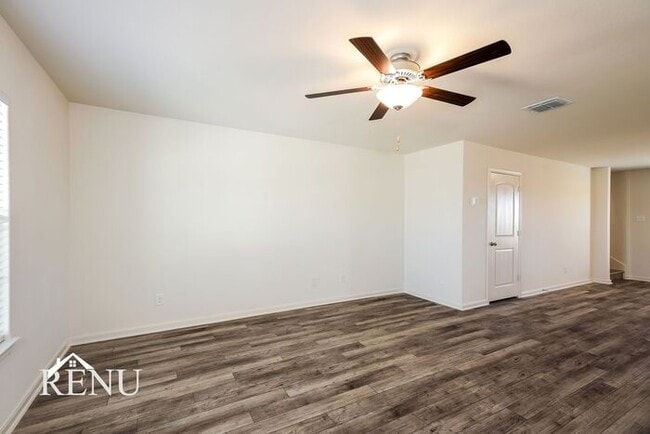 Building Photo - 11018 Yonder Flts