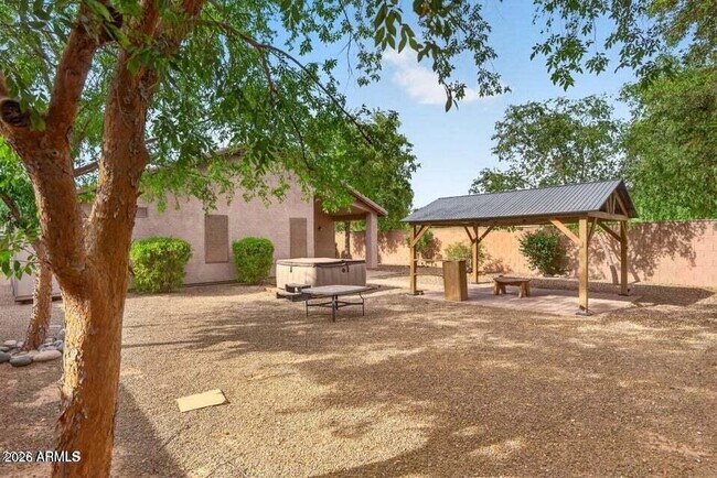 Building Photo - 42059 W Cheyenne Dr