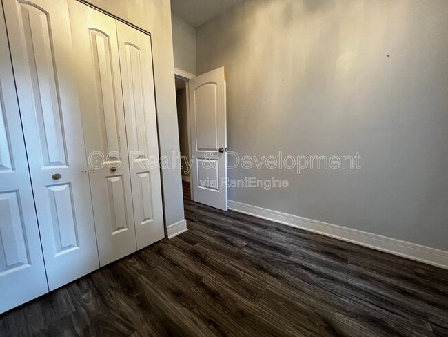 Building Photo - 1455 W Augusta Blvd