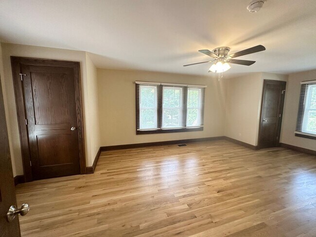Building Photo - 2174 Arlington Ave