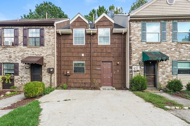 Building Photo - 904 Cedar Crest Dr