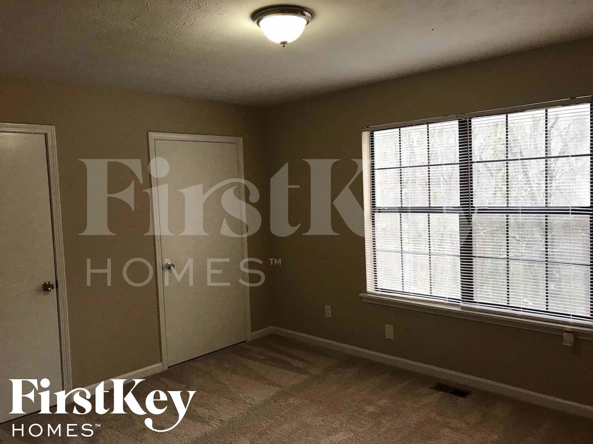 Building Photo - 2736 Del Ridge Dr