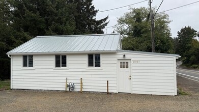 Building Photo - 91907-91917 Hwy 104
