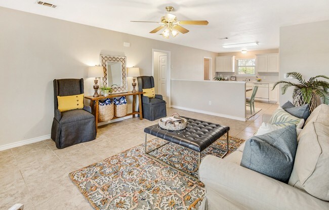 Building Photo - 9803 Risky's Ranch Dr