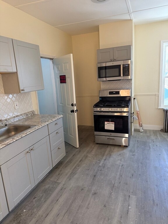 Building Photo - 564 Hyde Park Ave