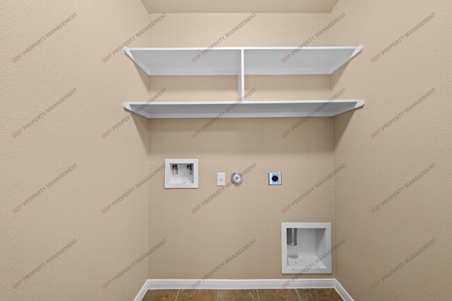 Building Photo - 1115 Roanoke Dr