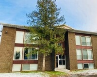 Building Photo - Cranberry Court