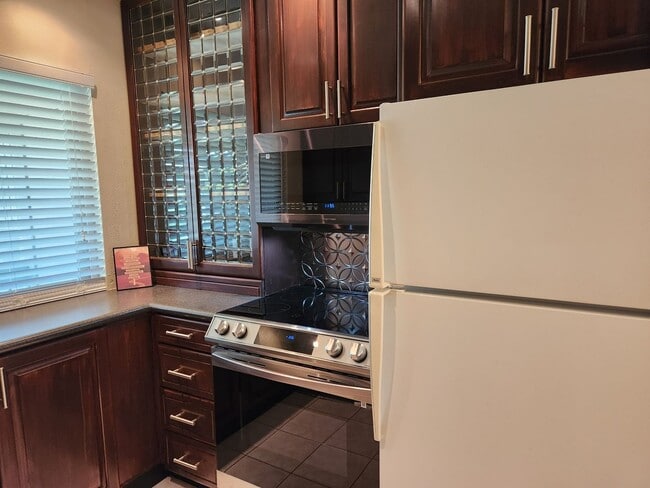Building Photo - Beautiful 2 Bd 2 Bath Condo in Murray