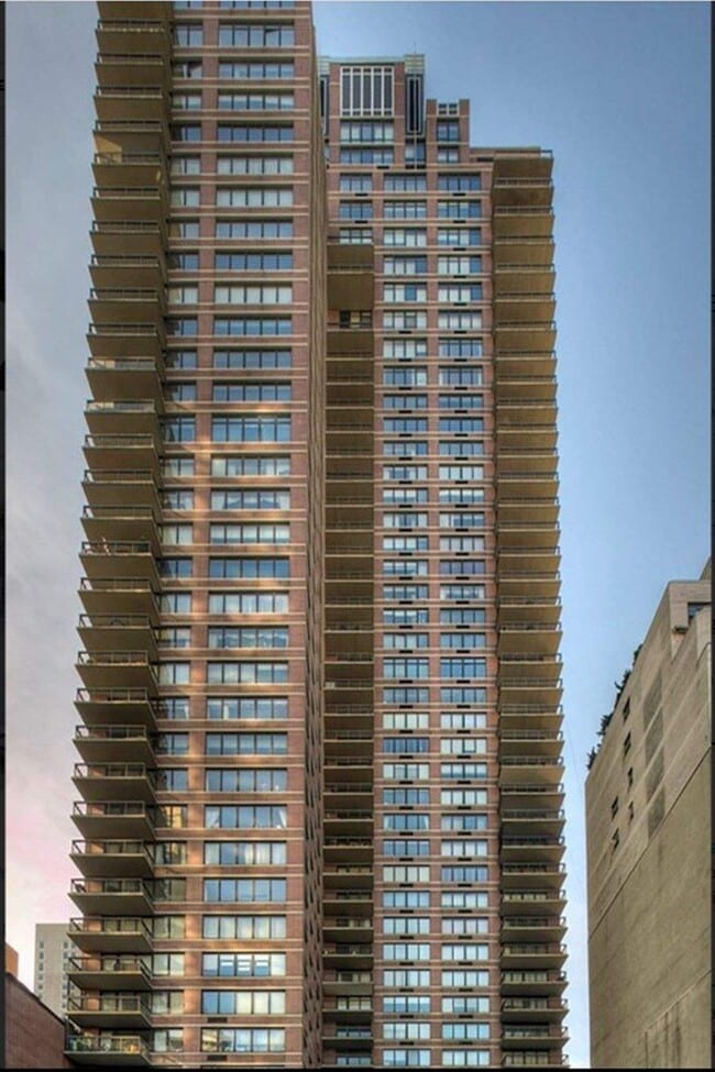 Building Photo - 422 E 72nd St