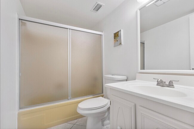 Building Photo - 20 Abbey Ln