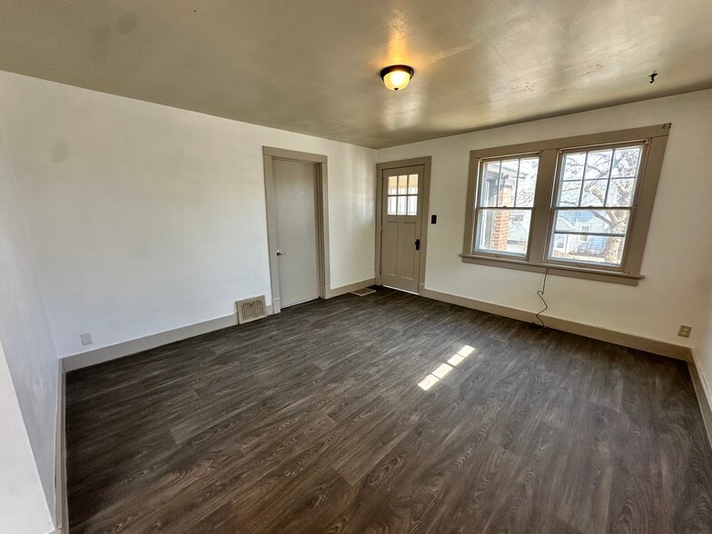 Building Photo - 1624 Kearney Ave