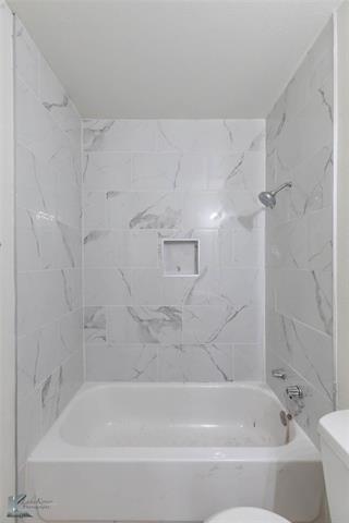 Building Photo - 2326 N Mockingbird Ln