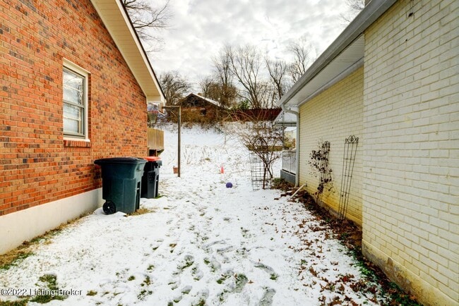 Building Photo - Dellwood Dr.