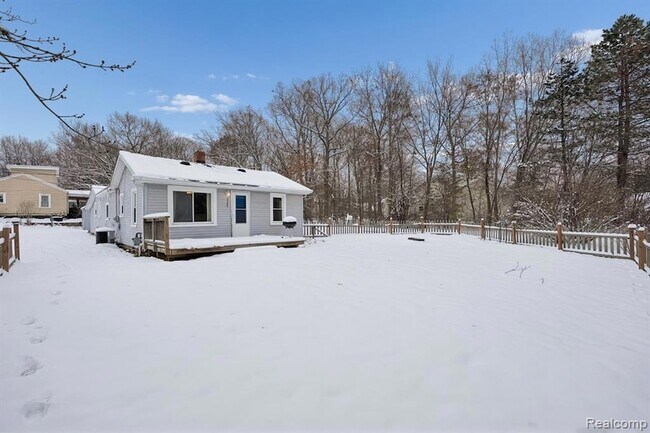 Building Photo - 2266 Newberry Rd