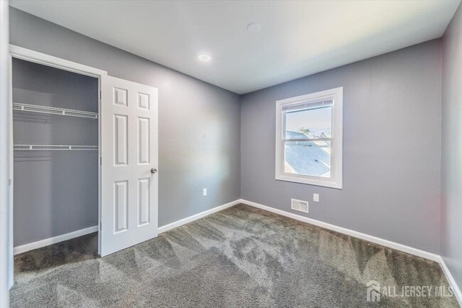 Building Photo - 846 Voorhees Ave