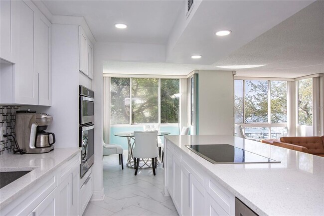 Building Photo - 660 Island Way