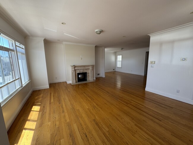 Building Photo - 70 Farallones St