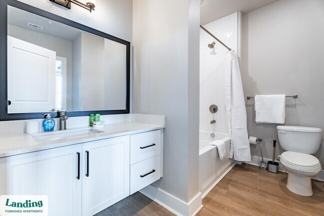 Building Photo - 300 E Broad St