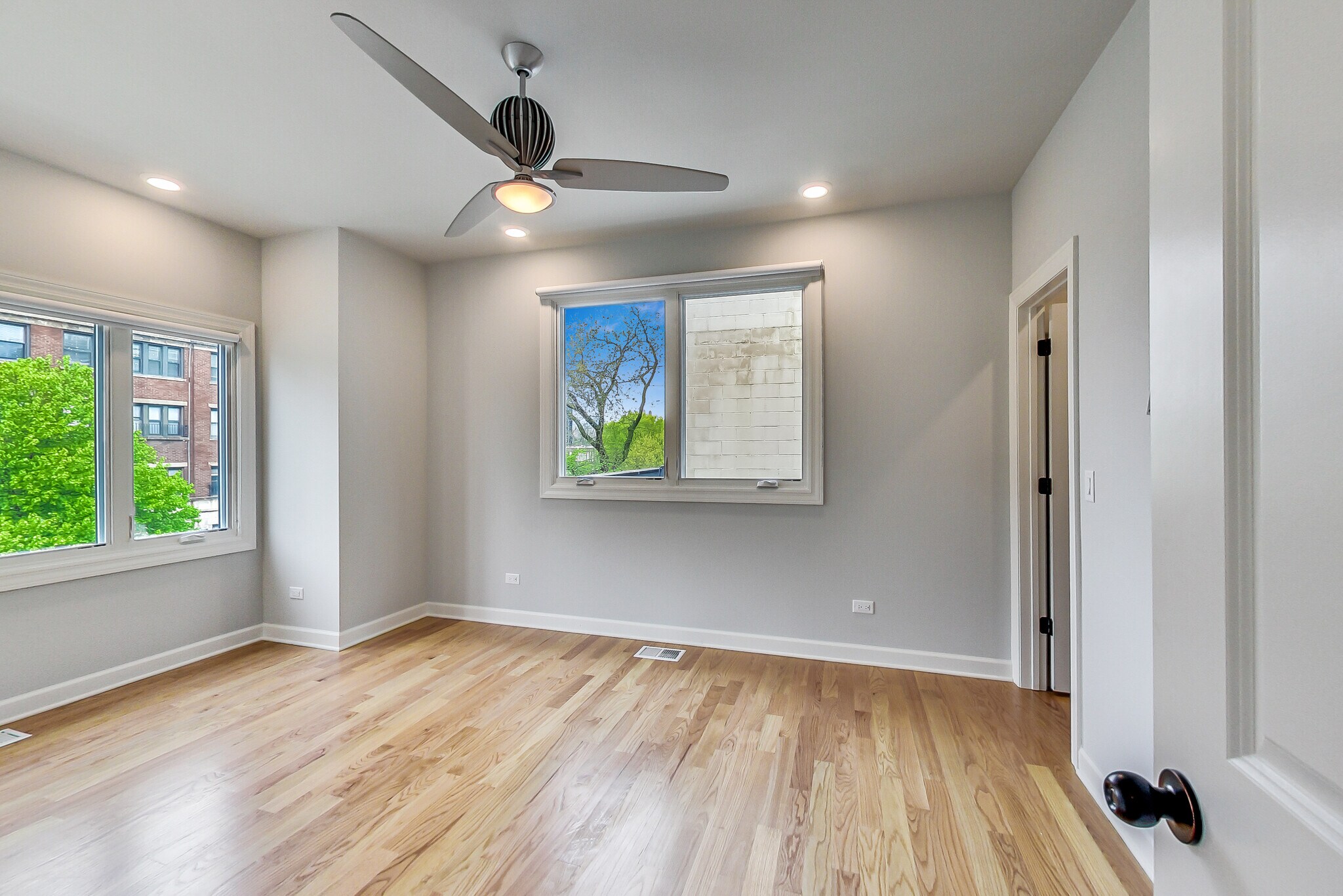 Building Photo - 6115 S University Ave