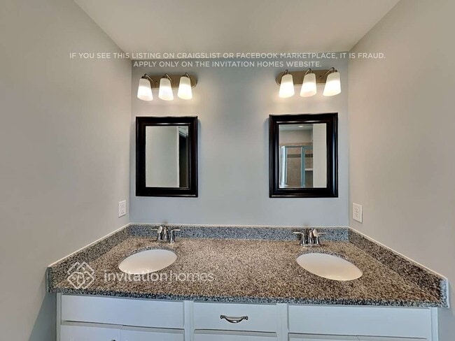 Building Photo - 16711 Cozy Cove Rd