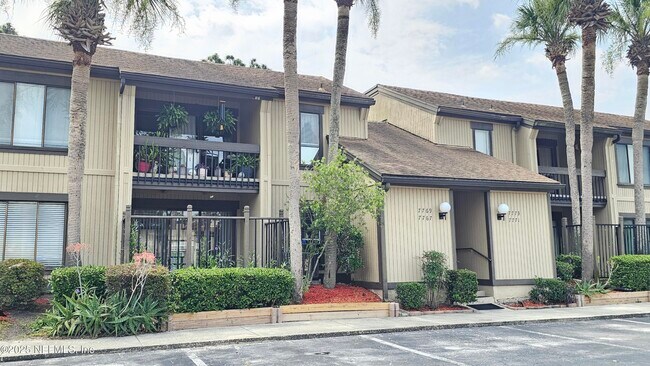 Building Photo - 7767 Las Palmas Way