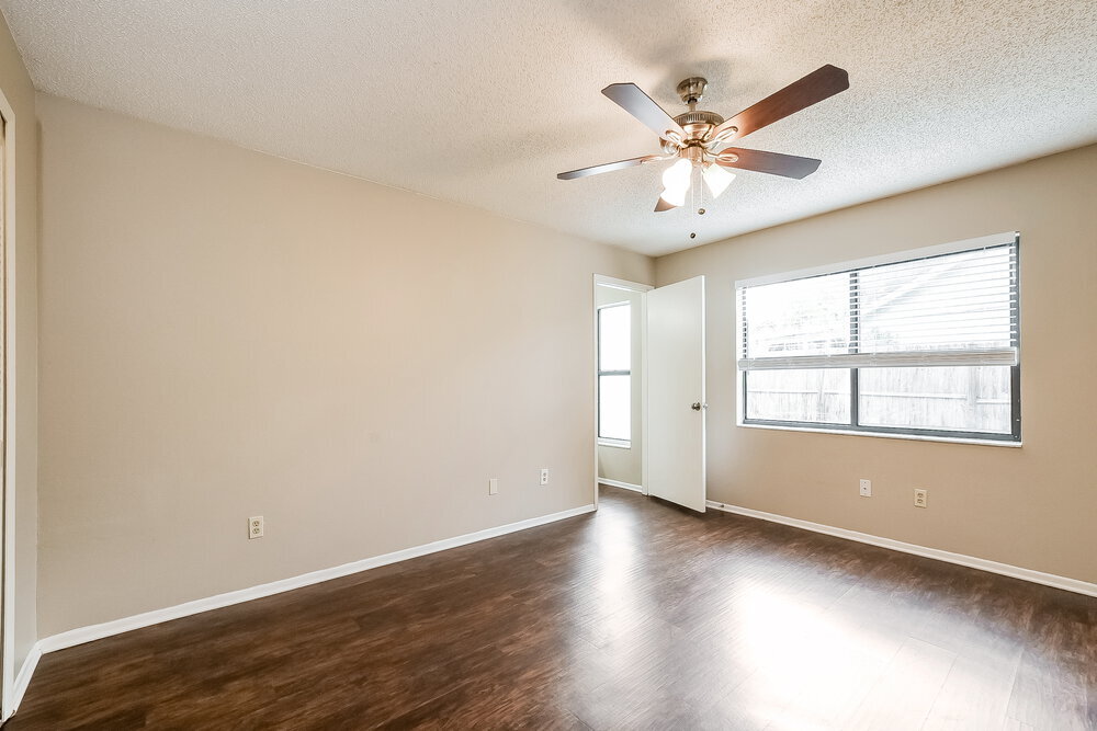 Building Photo - 1063 Alpug Ave