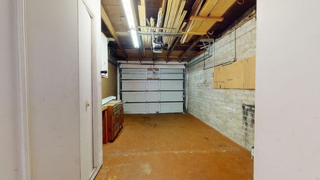 Building Photo - 713 I Ave