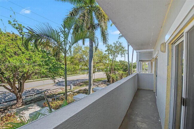 Building Photo - 7000 SW 80th St