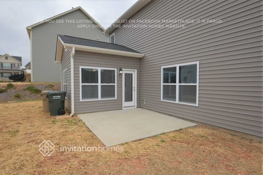 Building Photo - 1088 Lakemont Dr