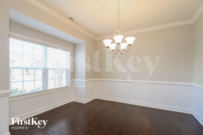 Building Photo - 744 Breeders Cup Dr