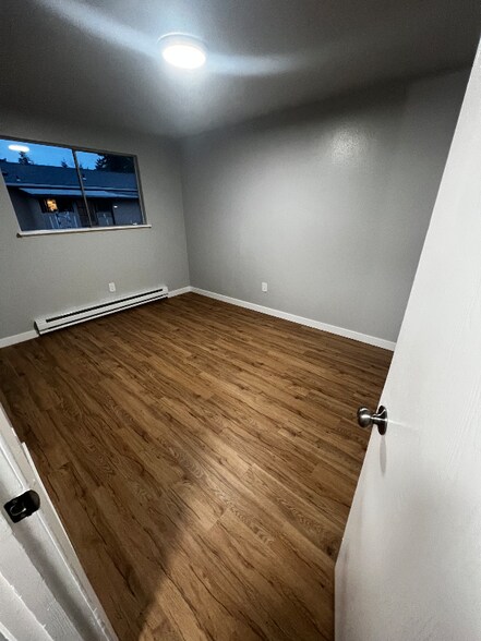 Building Photo - 130 166th St S