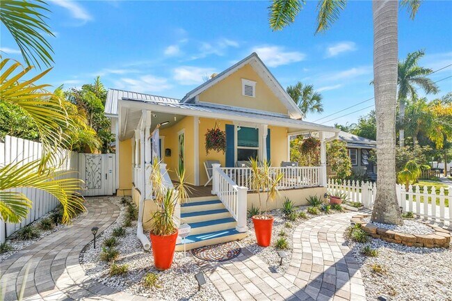 Building Photo - 748 11th Ave N