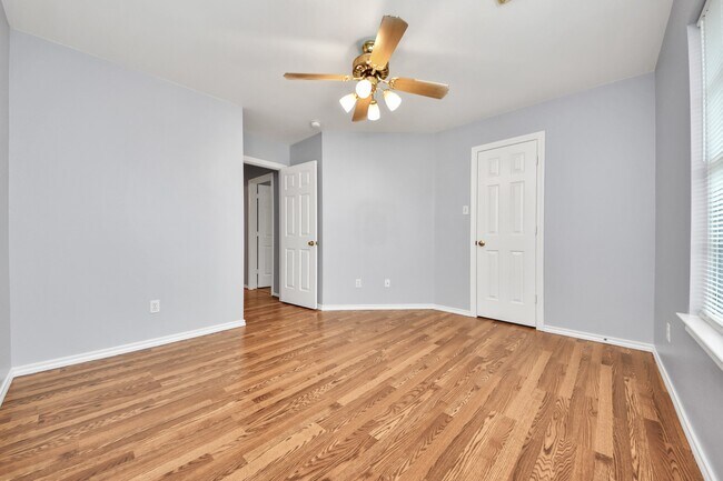Building Photo - 16526 Cairngrove Ln