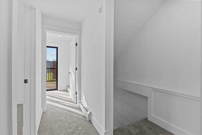 Building Photo - 109 School St