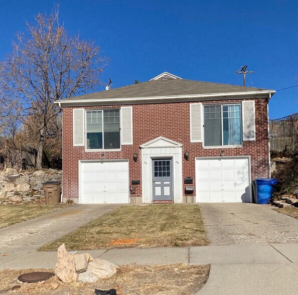 Building Photo - 781 E 11th Ave