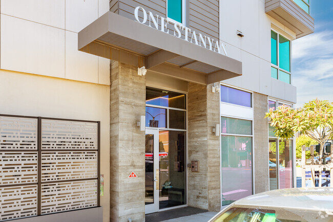 Entrance - One Stanyan