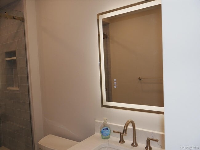 Building Photo - 18 Deer Crossing Dr