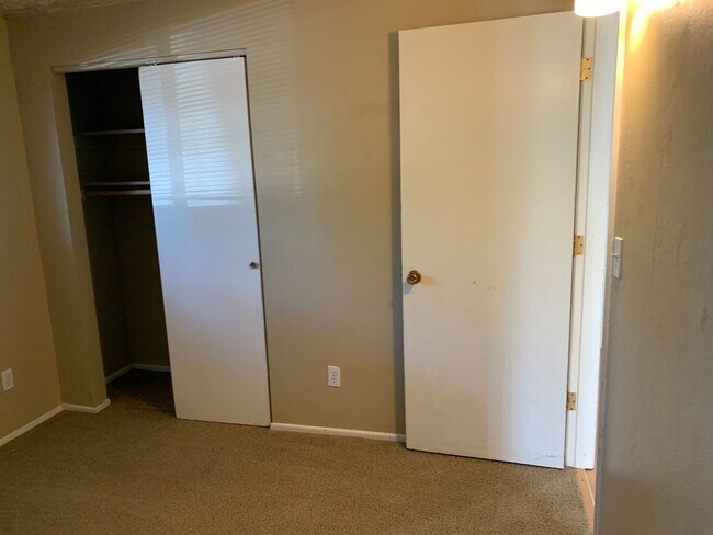 Building Photo - 54- 12th, Poplar