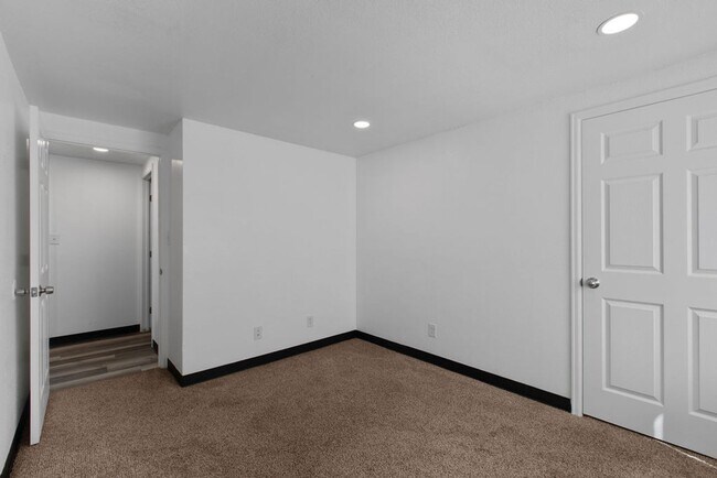 Building Photo - 1615 11th Ave