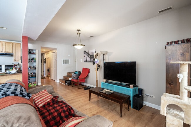 Building Photo - 4900 N Lawndale Ave